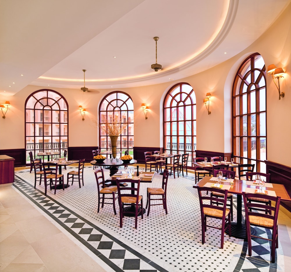 Mövenpick Resort & Marine Spa Sousse — Restaurant & bars in Sousse, Sousse