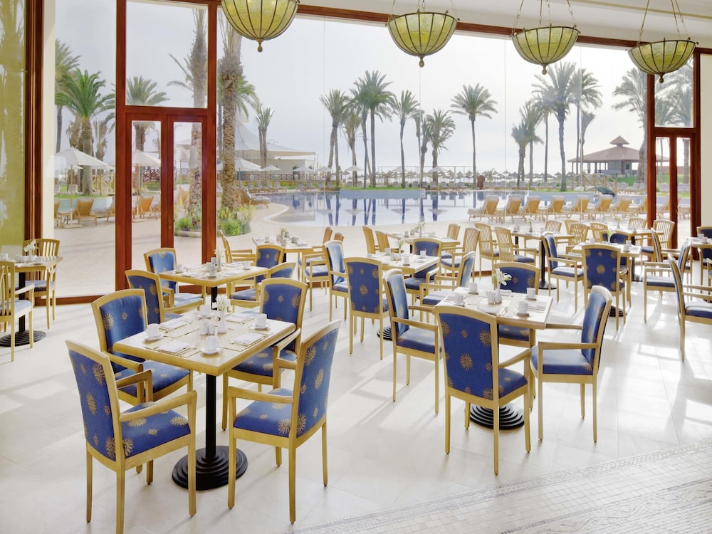 Mövenpick Resort & Marine Spa Sousse — Restaurant & bars in Sousse, Sousse