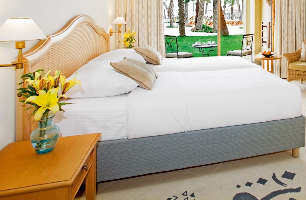Mövenpick Resort & Marine Spa Sousse — Hotel rooms in Sousse, Sousse