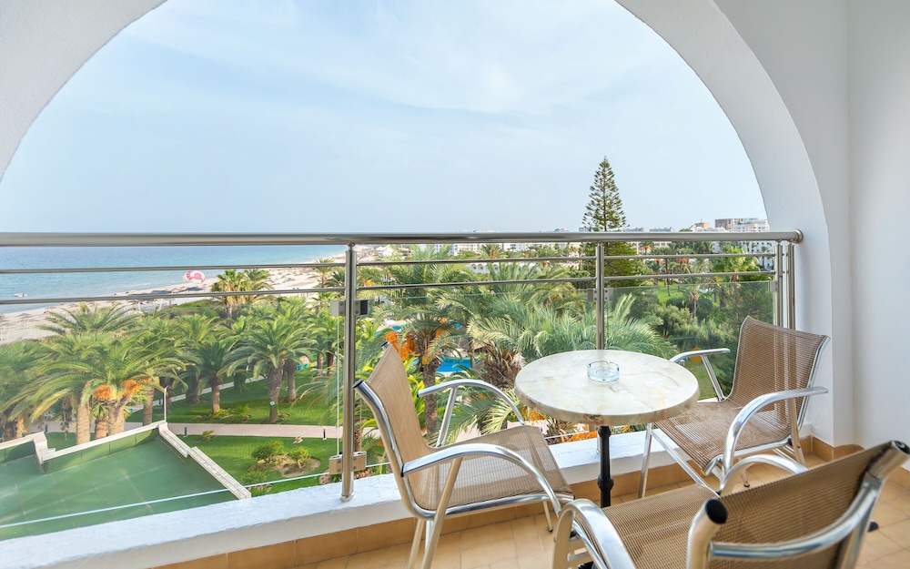 Hotel Marhaba Beach — Hotel rooms in Sousse, Sousse