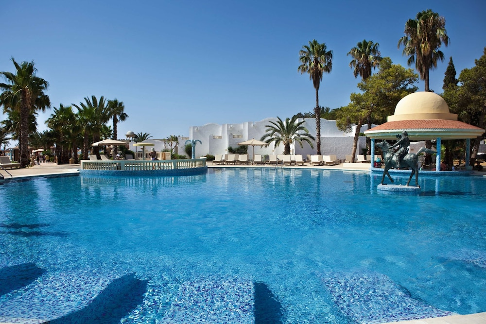 Steigenberger Marhaba Thalasso — Swimming pool in Hammamet, Nabeul
