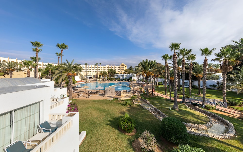 Steigenberger Marhaba Thalasso — Swimming pool in Hammamet, Nabeul