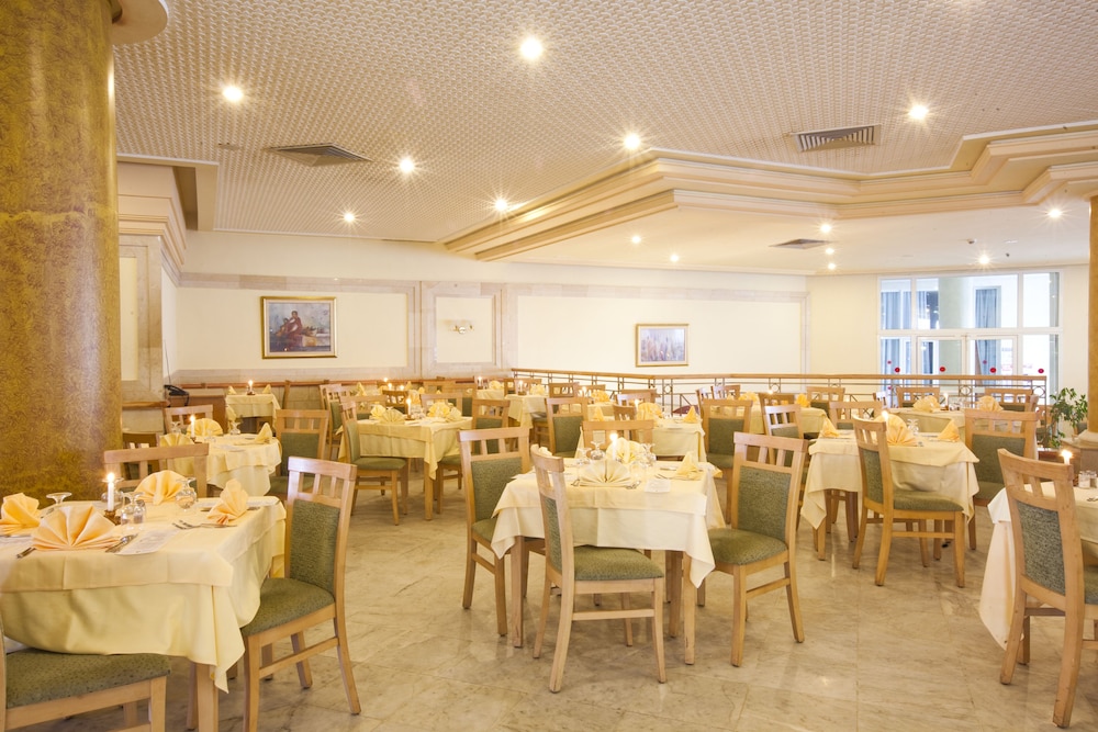 El Mouradi El Menzah — Restaurant & bars in Hammamet, Nabeul