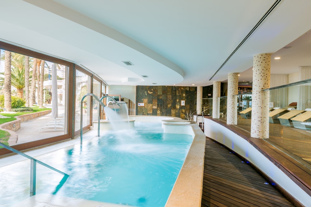 Nixe Palace Hotel — Swimming pool in Palma de Mallorca, Balearic Islands