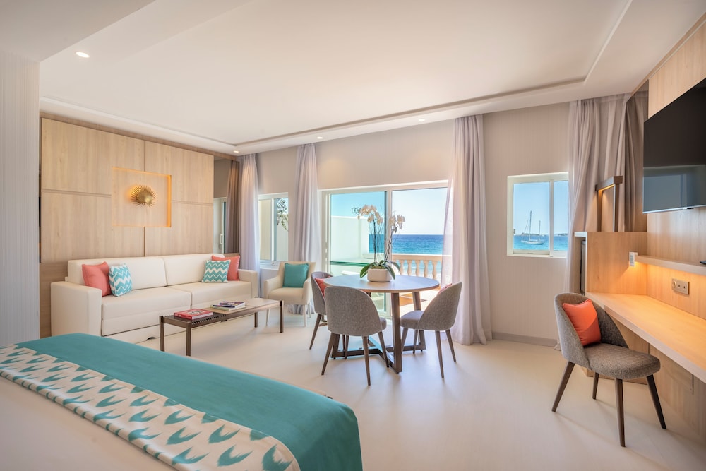 Nixe Palace Hotel — Hotel rooms in Palma de Mallorca, Balearic Islands