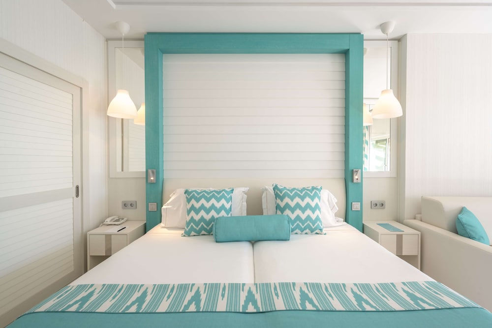 Nixe Palace Hotel — Hotel rooms in Palma de Mallorca, Balearic Islands