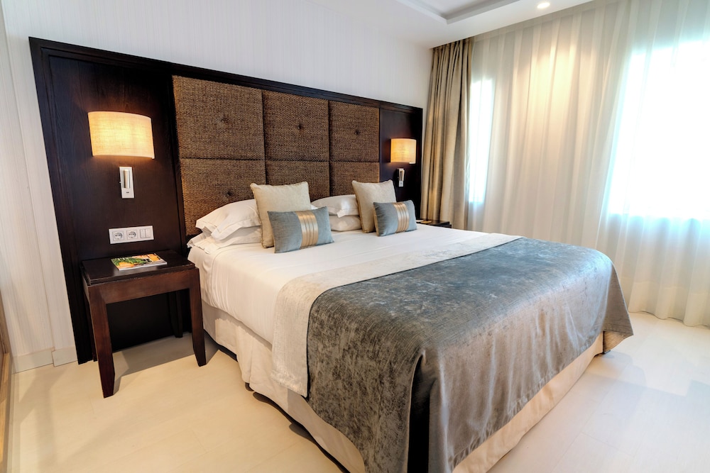 Nixe Palace Hotel — Hotel rooms in Palma de Mallorca, Balearic Islands
