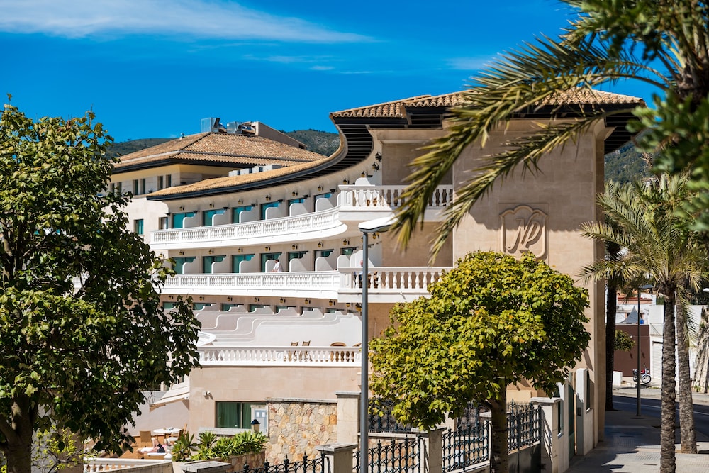 Nixe Palace Hotel — Hotel building in Palma de Mallorca, Balearic Islands