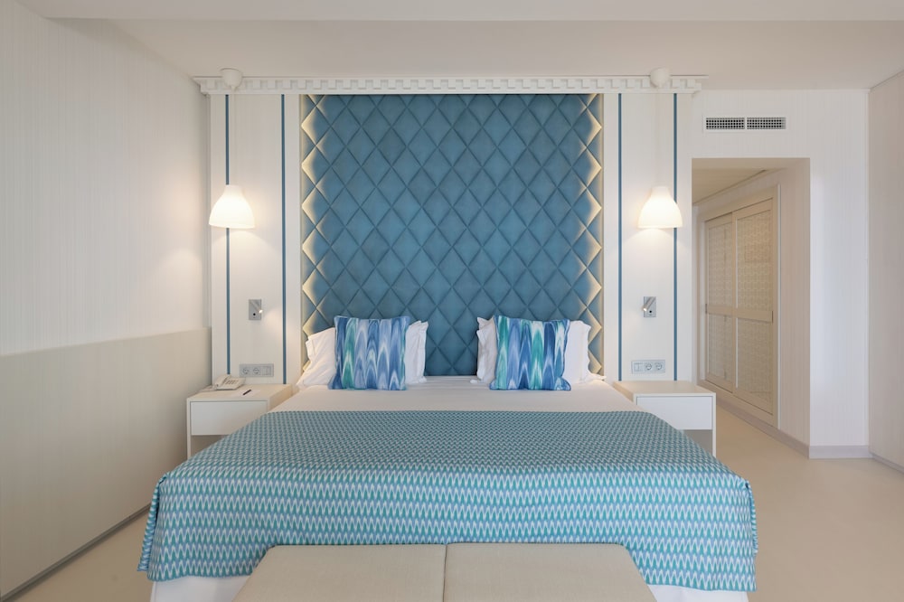 Nixe Palace Hotel — Hotel rooms in Palma de Mallorca, Balearic Islands
