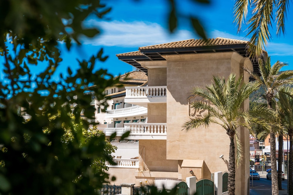 Nixe Palace Hotel — Hotel building in Palma de Mallorca, Balearic Islands