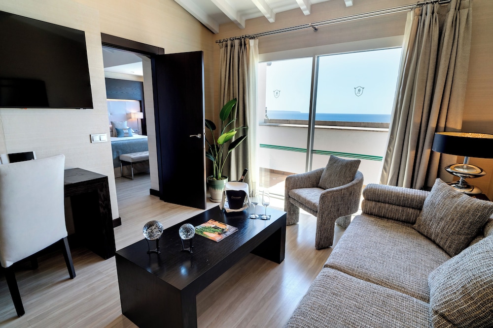 Nixe Palace Hotel — Hotel rooms in Palma de Mallorca, Balearic Islands