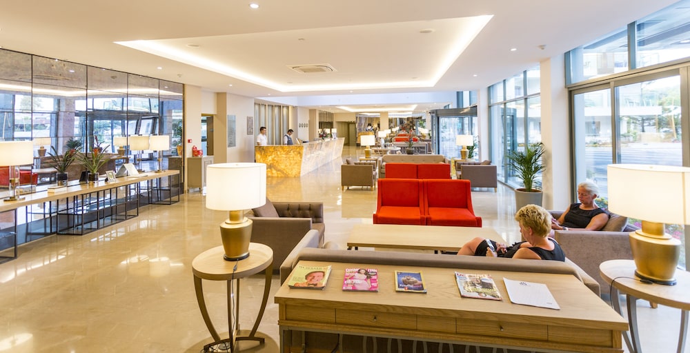Side Star Beach Hotel - Ultra All Inclusive — Hotel building in Side