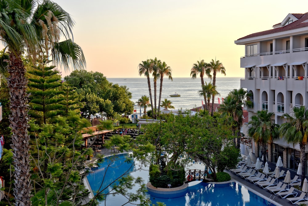 Side Star Beach Hotel - Ultra All Inclusive — Swimming pool in Side