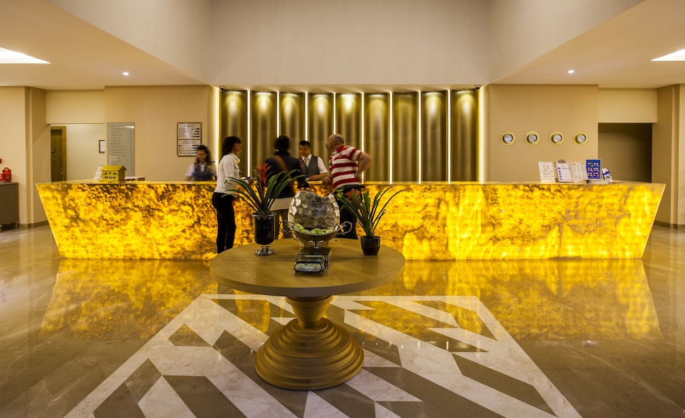 Side Star Beach Hotel - Ultra All Inclusive — Hotel building in Side