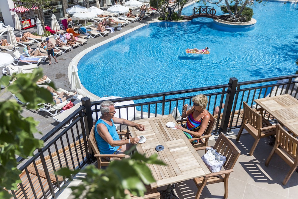 Side Star Beach Hotel - Ultra All Inclusive — Swimming pool in Side
