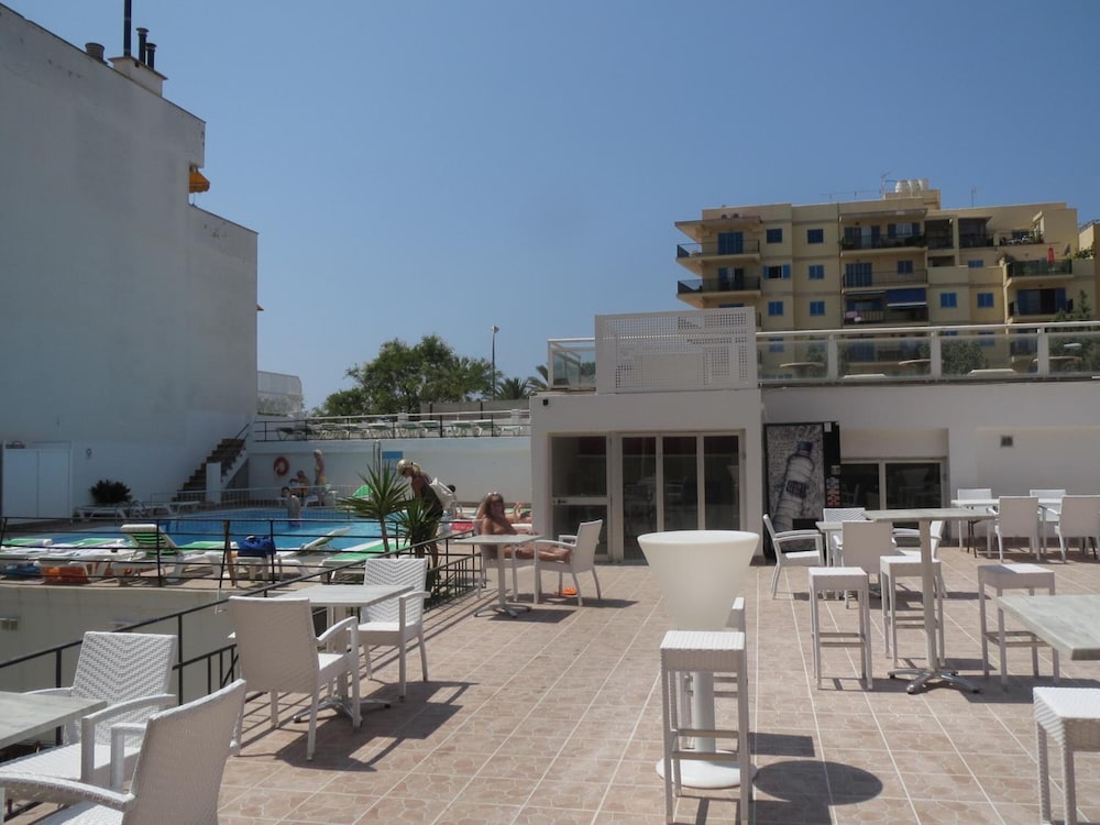 Hotel Amic Miraflores — Swimming pool in Playa de Palma, Balearic Islands