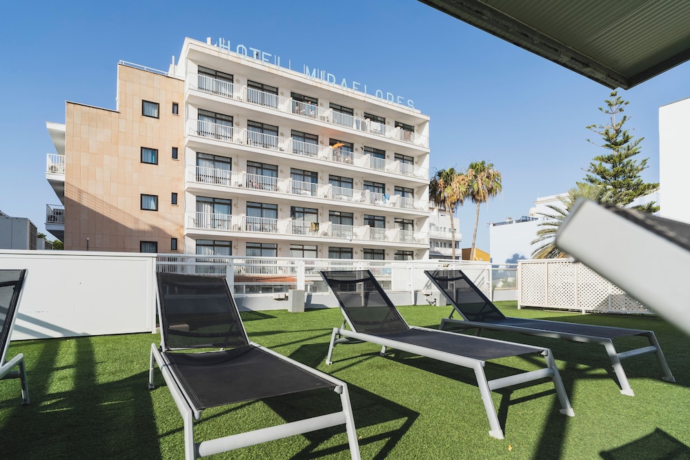 Hotel Amic Miraflores — Hotel building in Playa de Palma, Balearic Islands