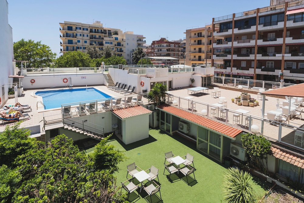 Hotel Amic Miraflores — Swimming pool in Playa de Palma, Balearic Islands