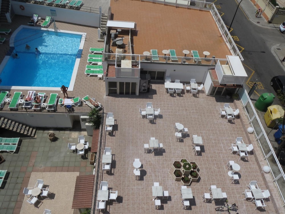 Hotel Amic Miraflores — Swimming pool in Playa de Palma, Balearic Islands