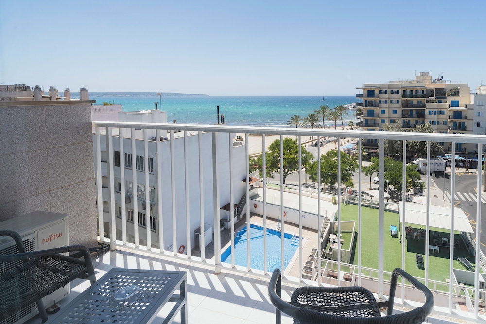 Hotel Amic Miraflores — Beach in Playa de Palma, Balearic Islands