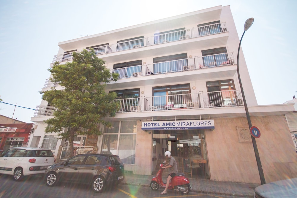 Hotel Amic Miraflores — Hotel building in Playa de Palma, Balearic Islands