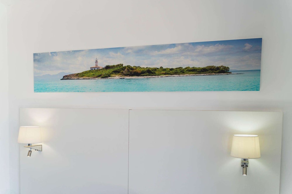 Hotel Amic Miraflores — Hotel rooms in Playa de Palma, Balearic Islands