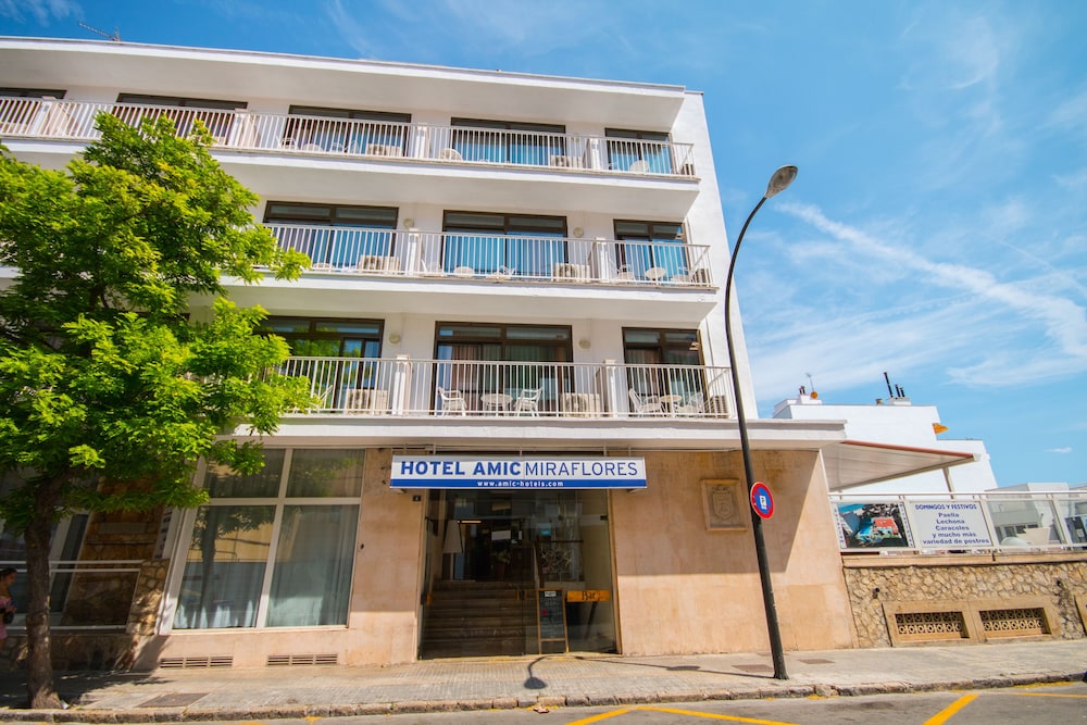 Hotel Amic Miraflores — Hotel building in Playa de Palma, Balearic Islands
