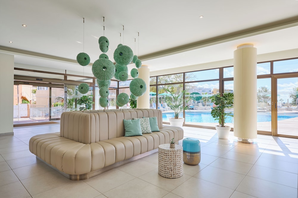 AluaSoul Palma -Adults Only - Hyatt Inclusive Collection — Swimming pool in Playa de Palma, Balearic Islands
