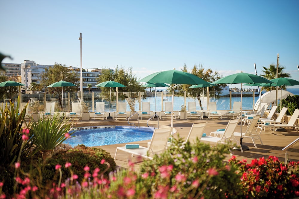 AluaSoul Palma -Adults Only - Hyatt Inclusive Collection — Swimming pool in Playa de Palma, Balearic Islands