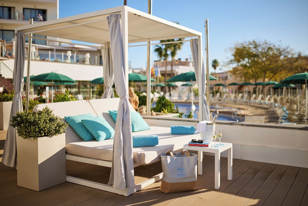 AluaSoul Palma -Adults Only - Hyatt Inclusive Collection — Swimming pool in Playa de Palma, Balearic Islands