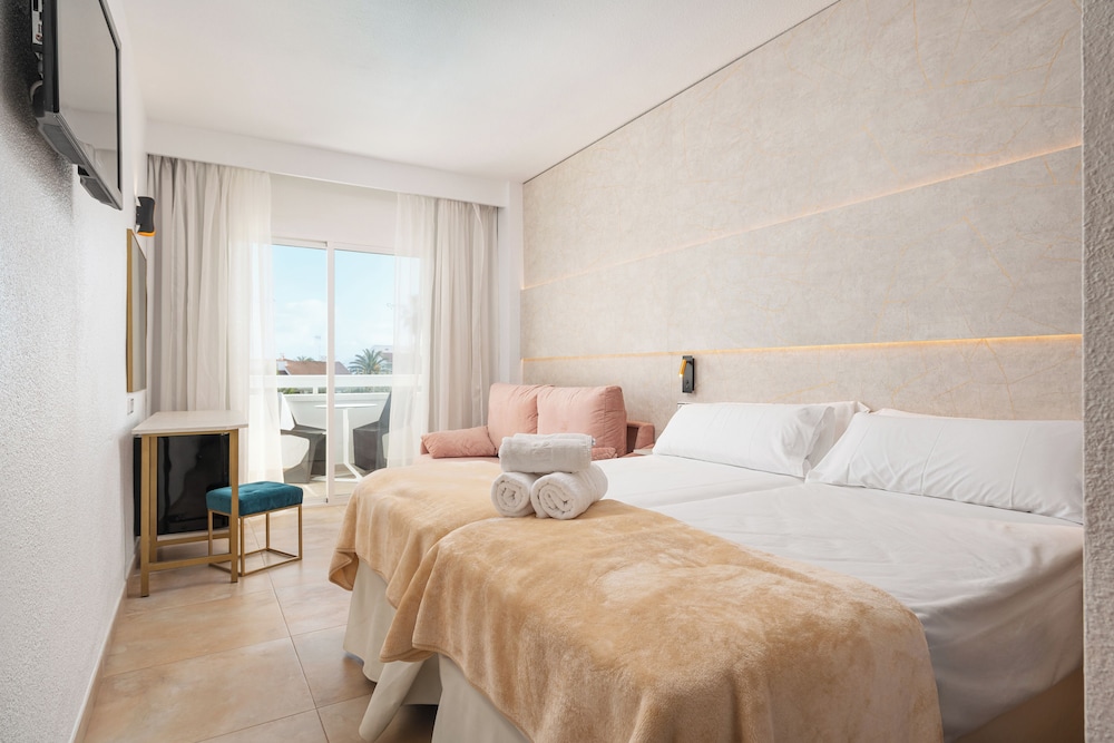 Hotel Condesa Mallorca — Hotel rooms in Alcudia, Balearic Islands