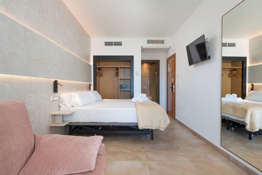 Hotel Condesa Mallorca — Hotel rooms in Alcudia, Balearic Islands
