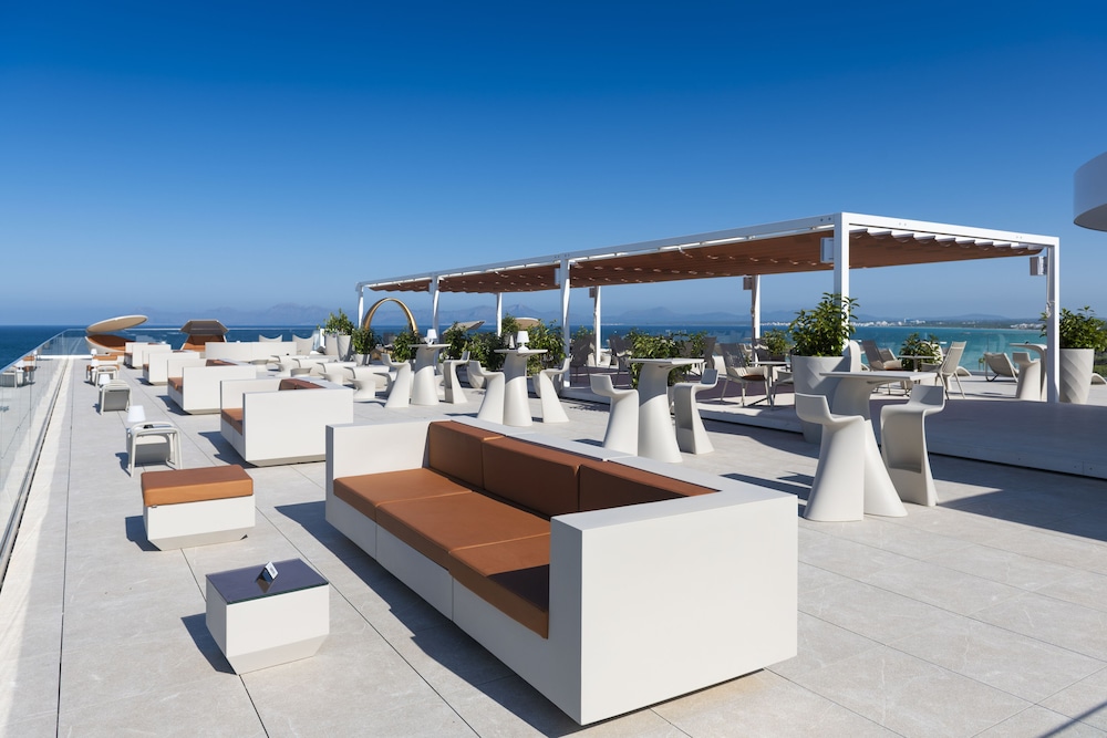 Hotel Condesa Mallorca — Restaurant & bars in Alcudia, Balearic Islands