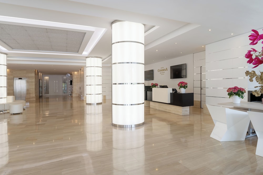 Hotel Condesa Mallorca — Hotel building in Alcudia, Balearic Islands