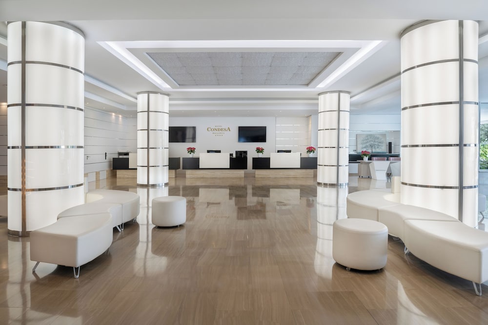Hotel Condesa Mallorca — Hotel building in Alcudia, Balearic Islands