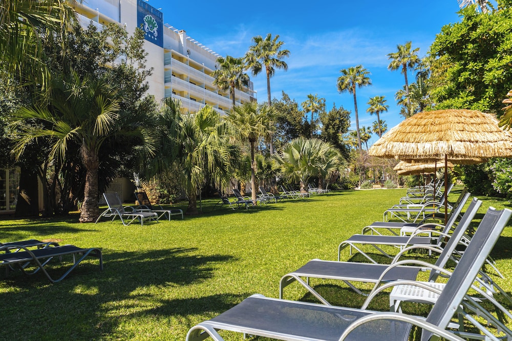 Bahia de Alcudia Hotel & Spa — Hotel building in Alcudia, Balearic Islands