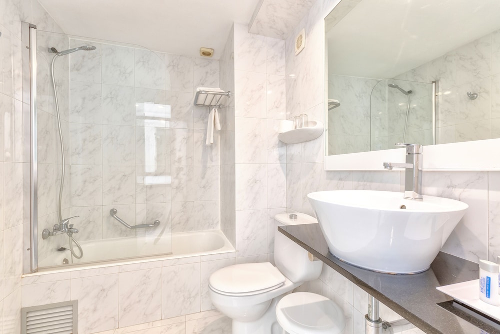 Bahia de Alcudia Hotel & Spa — Hotel rooms in Alcudia, Balearic Islands