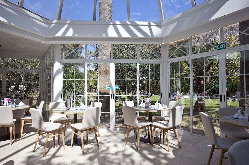 Bahia de Alcudia Hotel & Spa — Restaurant & bars in Alcudia, Balearic Islands