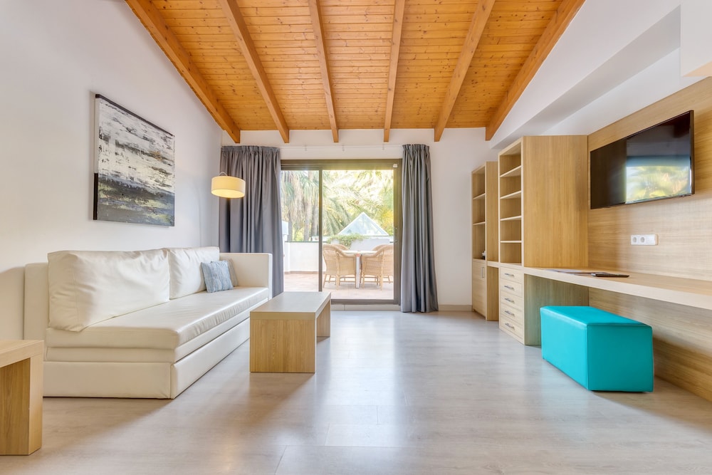 Bahia de Alcudia Hotel & Spa — Hotel rooms in Alcudia, Balearic Islands