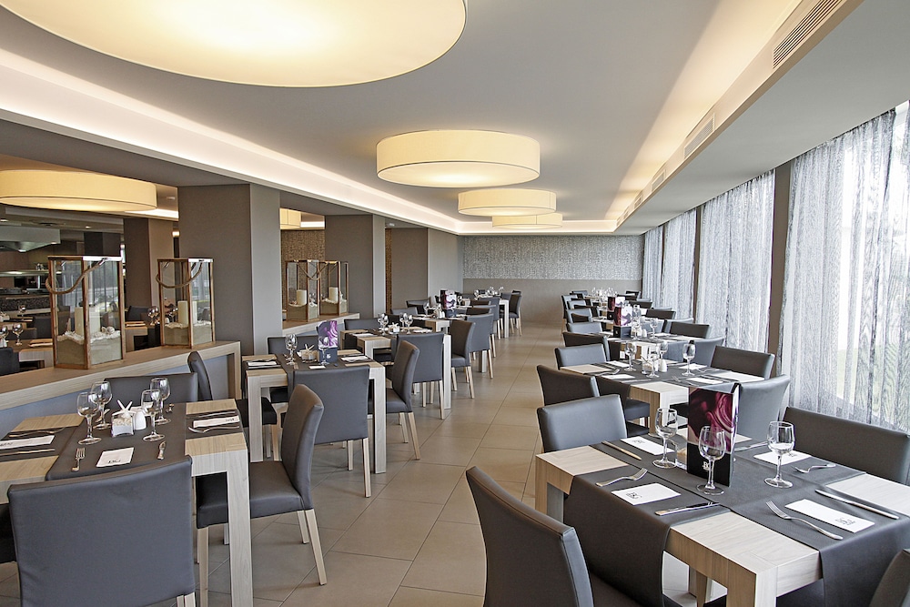 BG Hotel Java — Restaurant & bars in Playa de Palma, Balearic Islands