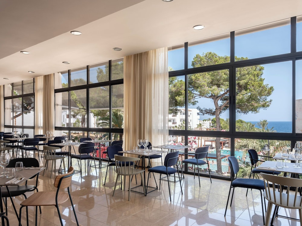 Inturotel Esmeralda Park — Restaurant & bars in Cala d´Or, Balearic Islands