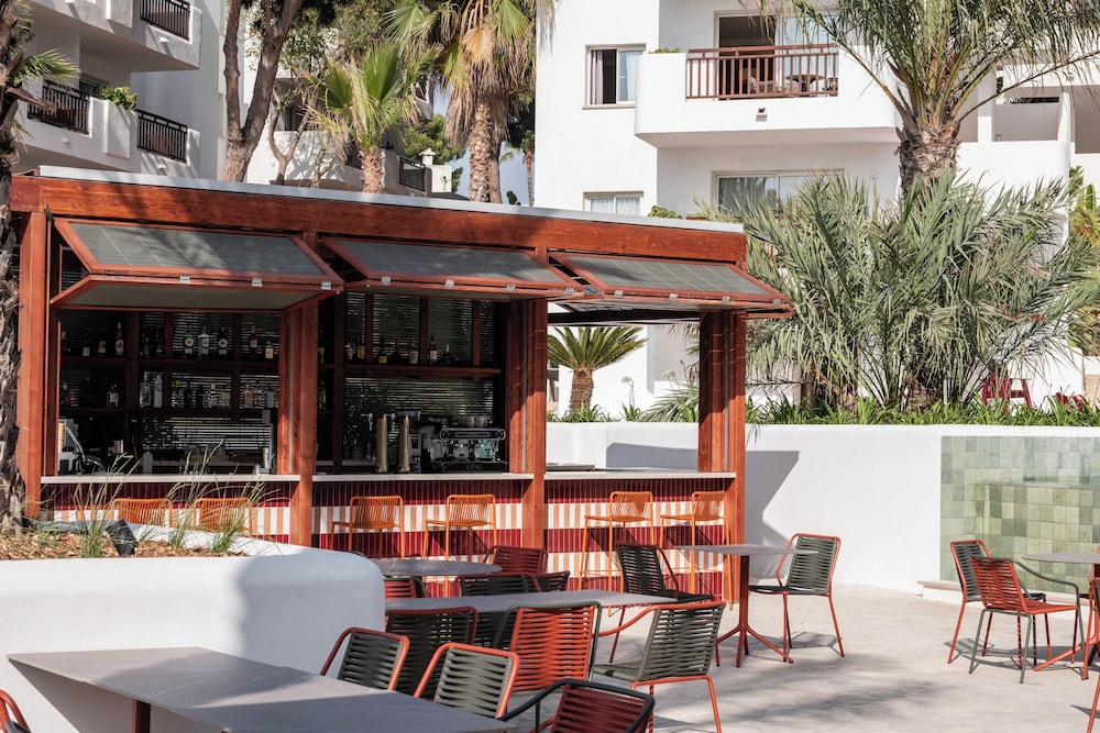 Inturotel Esmeralda Park — Restaurant & bars in Cala d´Or, Balearic Islands