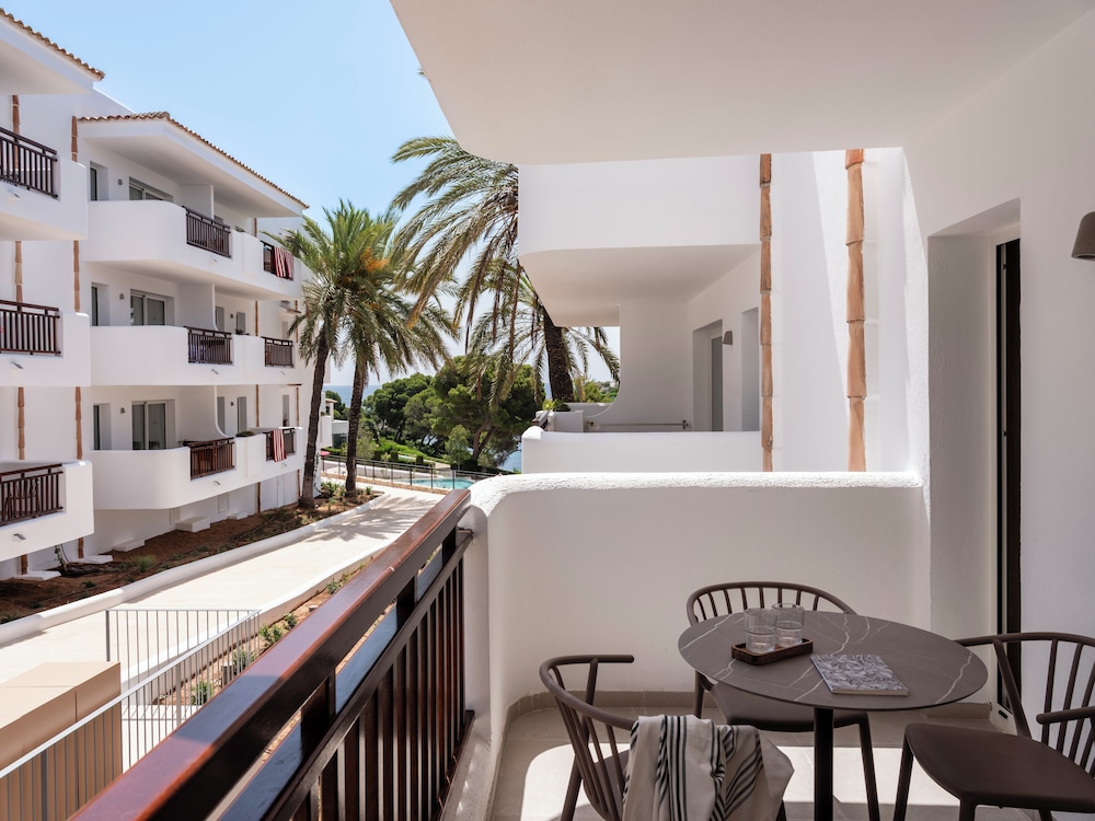 Inturotel Esmeralda Park — Hotel building in Cala d´Or, Balearic Islands