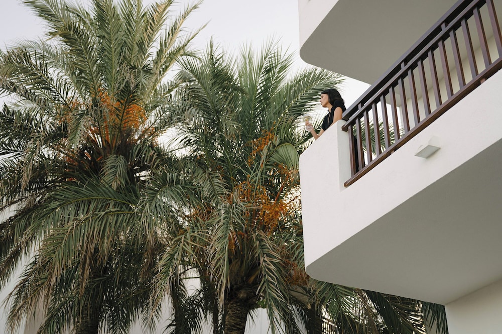 Inturotel Esmeralda Park — Hotel building in Cala d´Or, Balearic Islands
