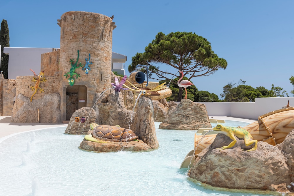 Inturotel Esmeralda Park — Attractions for children in Cala d´Or, Balearic Islands