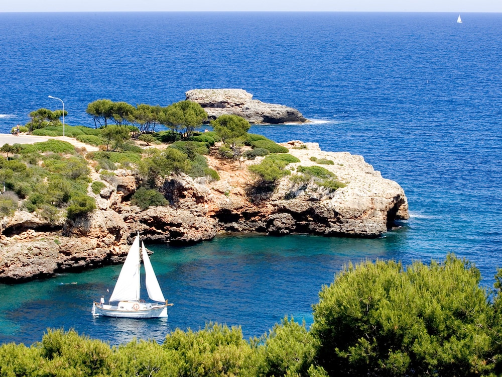 Inturotel Esmeralda Park — Attractions in the area in Cala d´Or, Balearic Islands