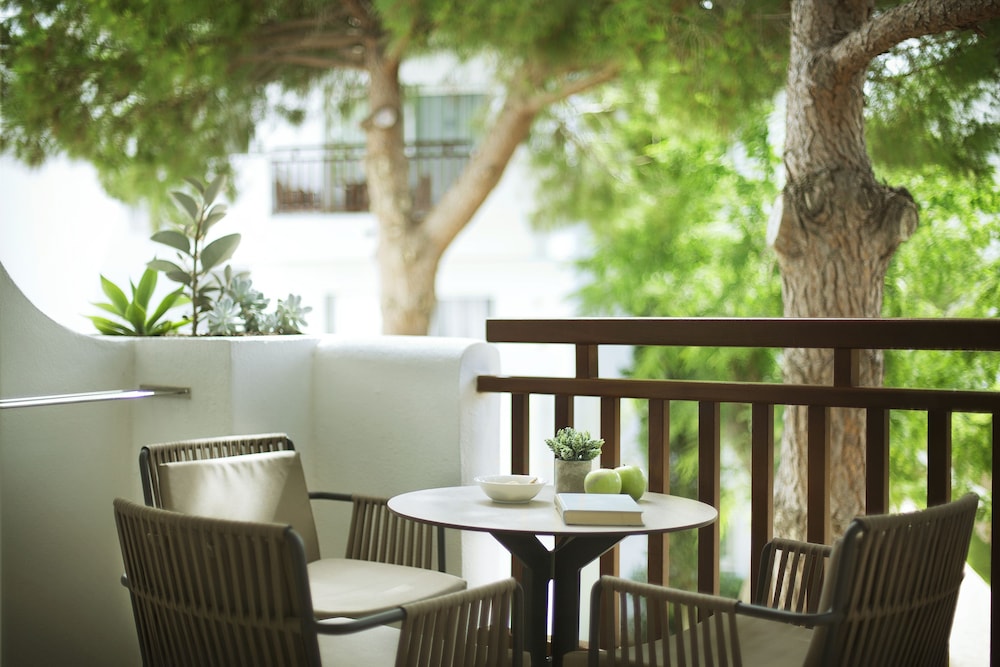 Inturotel Esmeralda Park — Hotel rooms in Cala d´Or, Balearic Islands