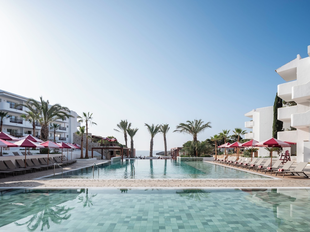 Inturotel Esmeralda Park — Swimming pool in Cala d´Or, Balearic Islands