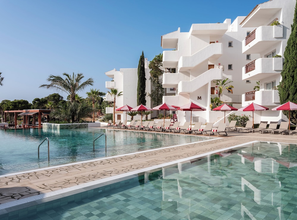 Inturotel Esmeralda Park — Swimming pool in Cala d´Or, Balearic Islands