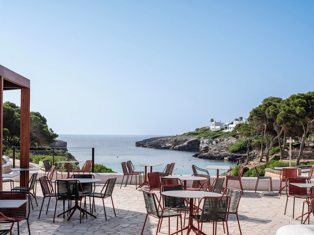 Inturotel Esmeralda Park — Restaurant & bars in Cala d´Or, Balearic Islands